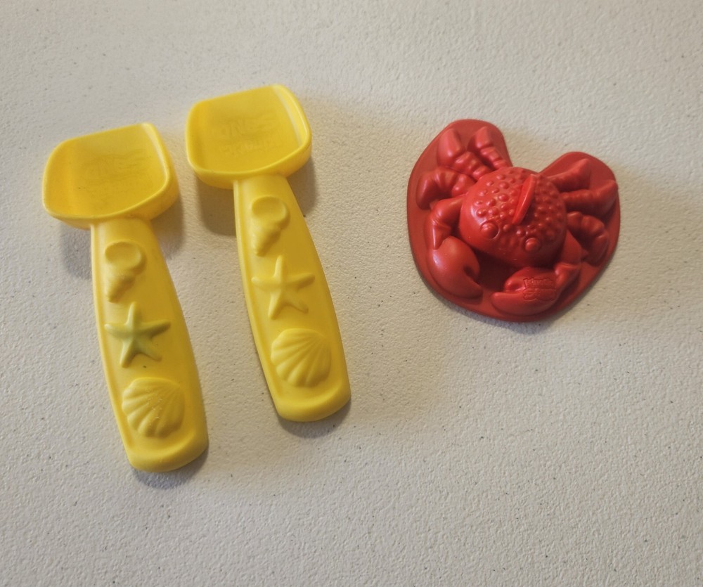 Used (2) Kinetic Sandbox Set & 3 accessories