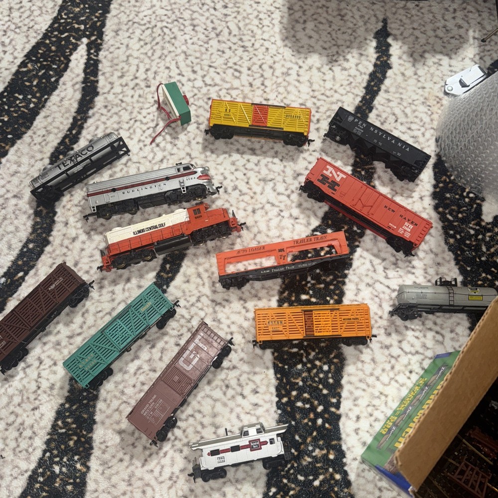Mantua & Tyco Train Set
