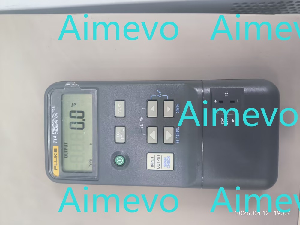 Fluke 714 Thermocouple Calibrator