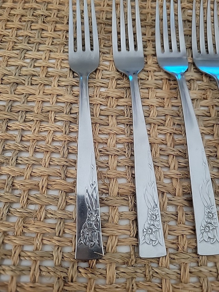 4 Oneida COBBLESTONE Stainless Dinner Forks
