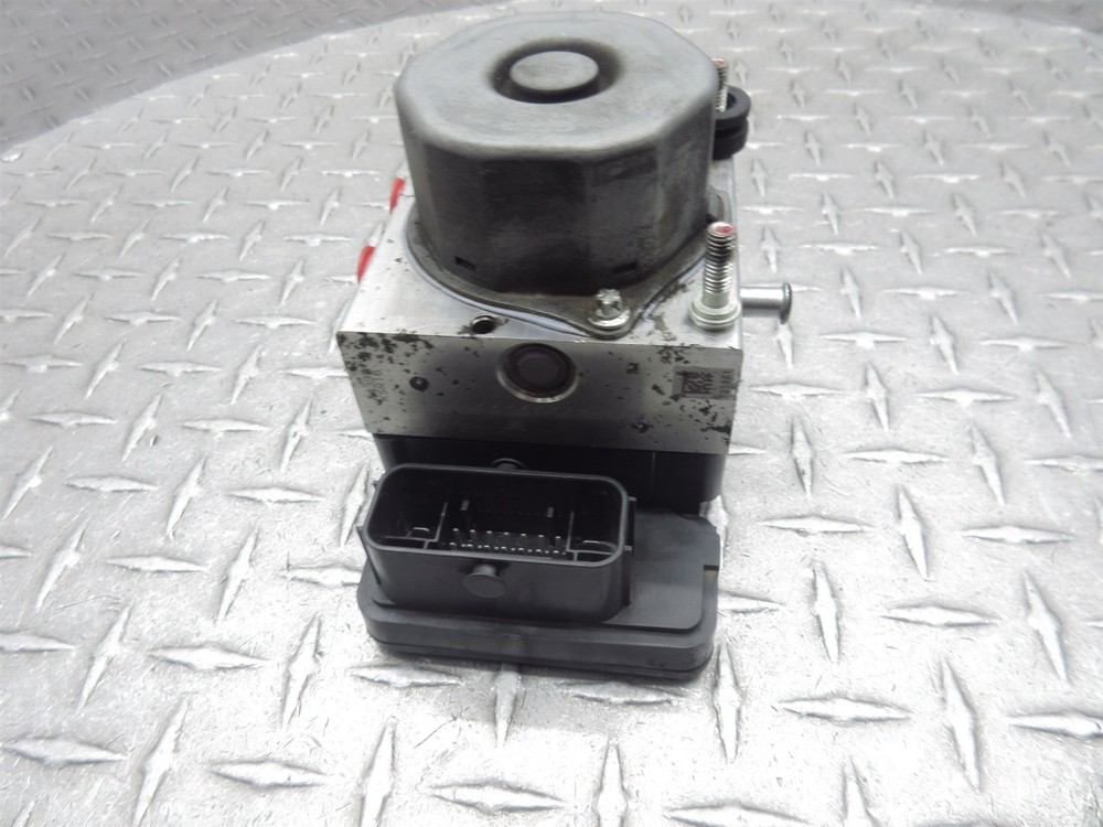 2018 Harley Davidson FLHTK Ultra Limited ABS Pump Brake Module Control Unit OEM