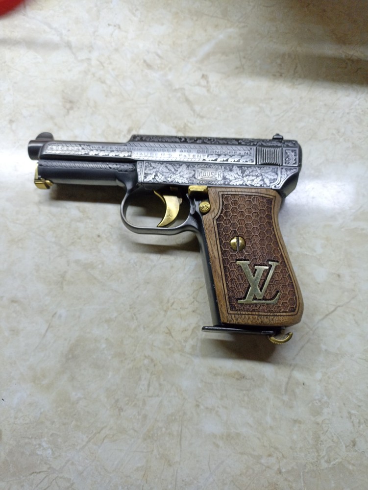 Mauser 1910-1914 walnut grips