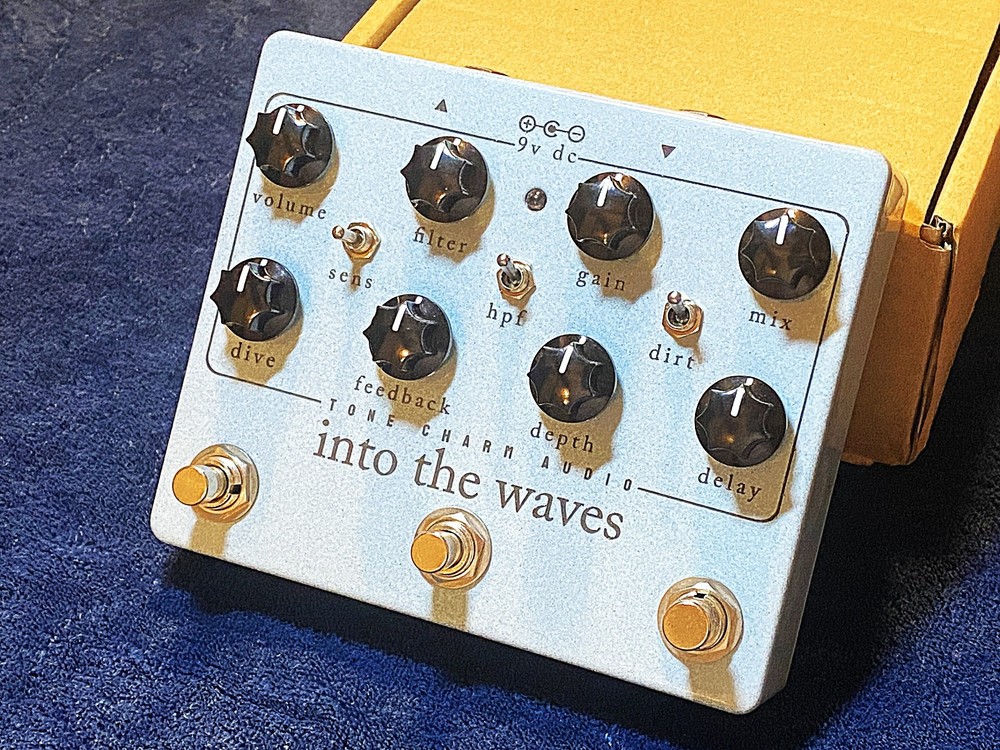 Tone Charm Audio Into The Waves - Delay, Distortion, Modulation - Guitar Effects