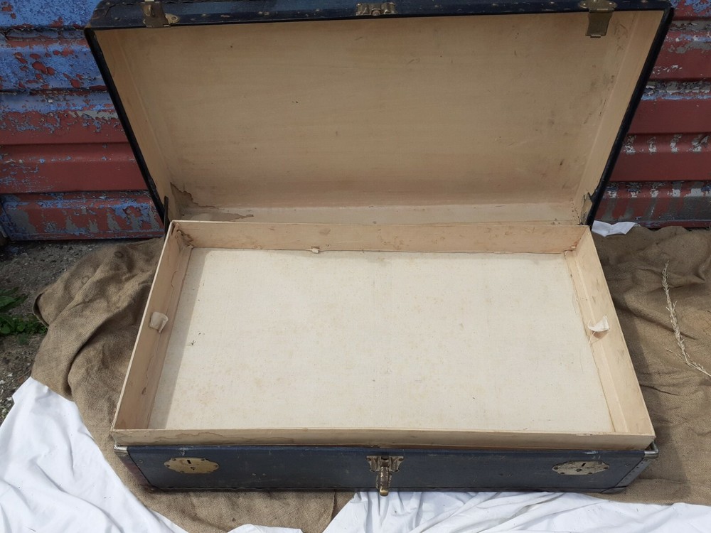 Vintage Blue Trunk