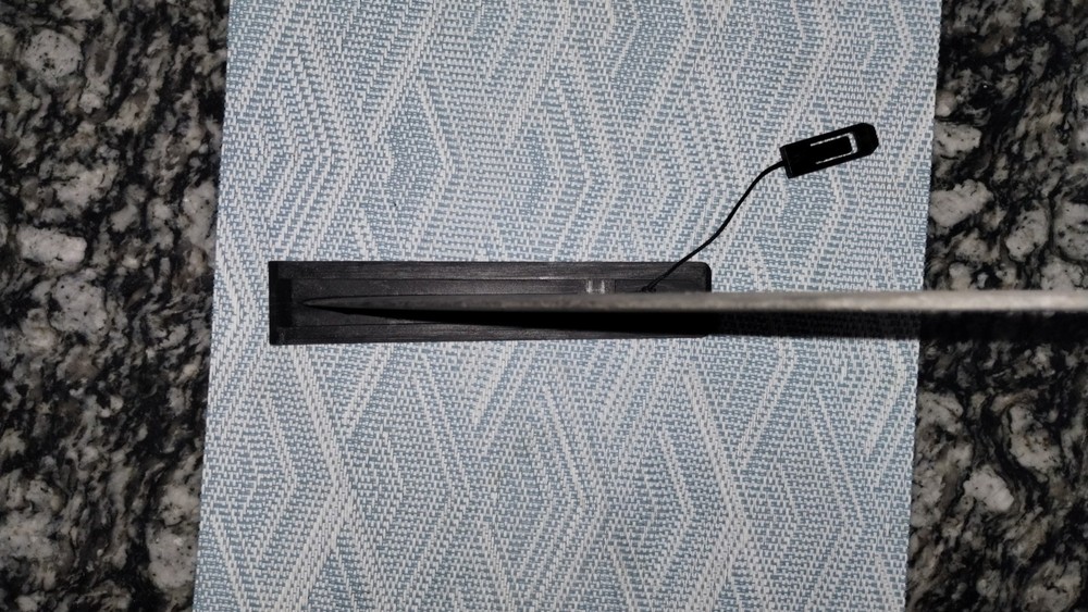 9 inch Black Paddle Board/Surf Fin in EXCELLENT CONDITION