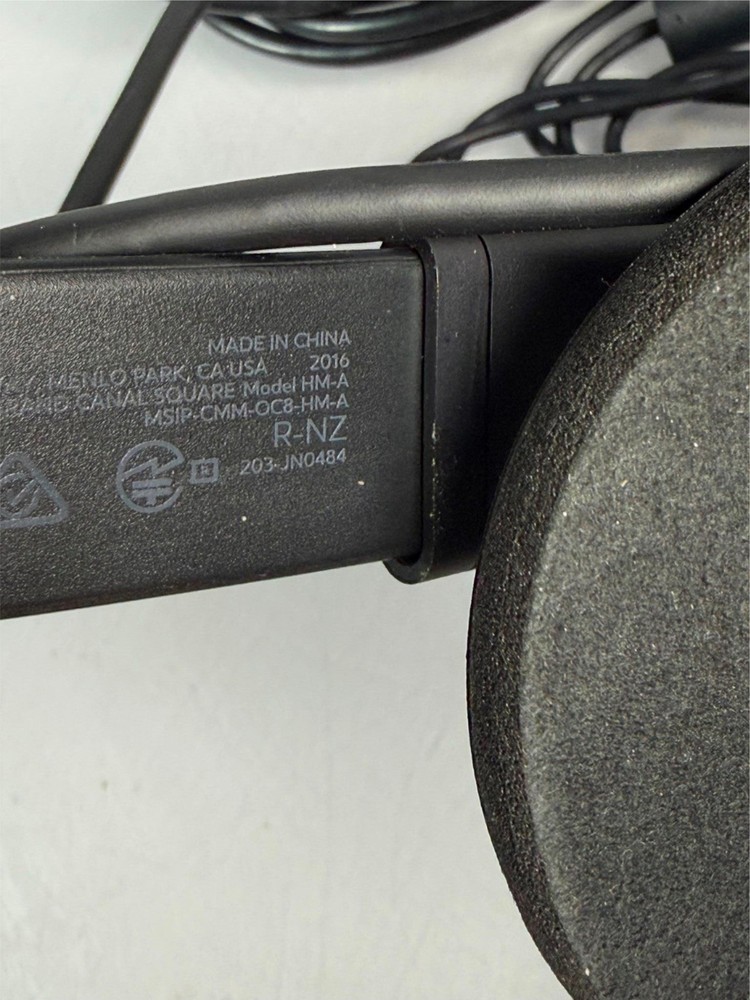 Oculus Rift CV1 VR Headset with Sensor, Cables & Box (No Controllers)