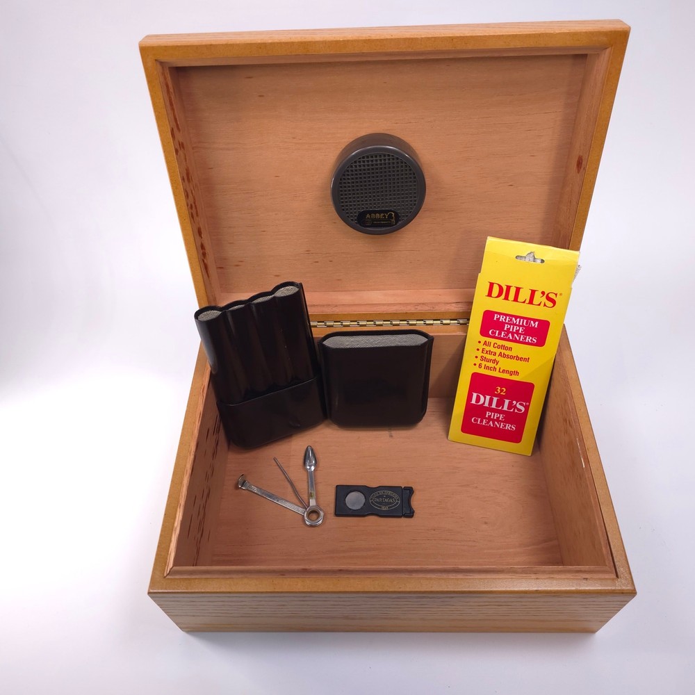 Abbey Removable Cedar Lined Humidor & Extras