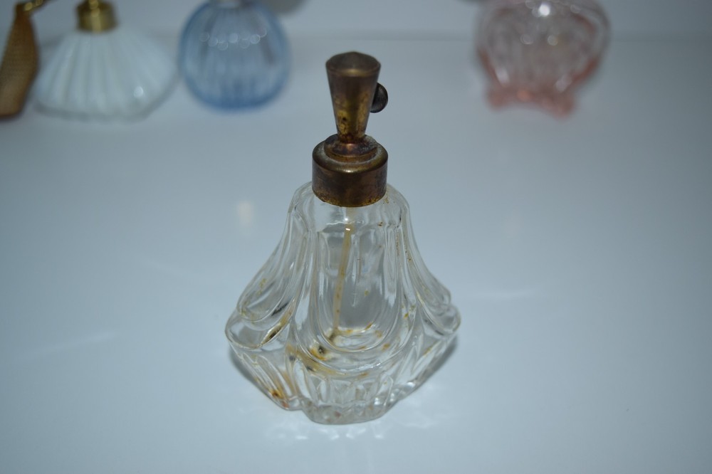 4 Piece Perfume Atomizer Bottle Set - Collectable, Props