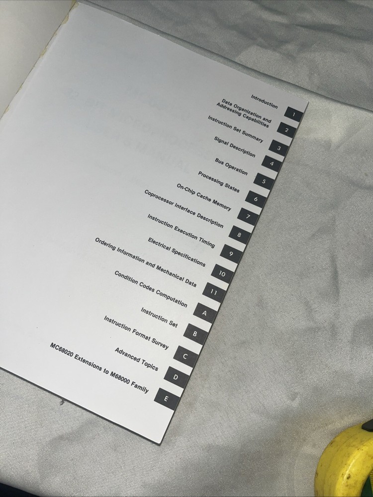 MC68020 32-Bit Microprocessor User's Manual Second Edition VTG 1985 Motorola