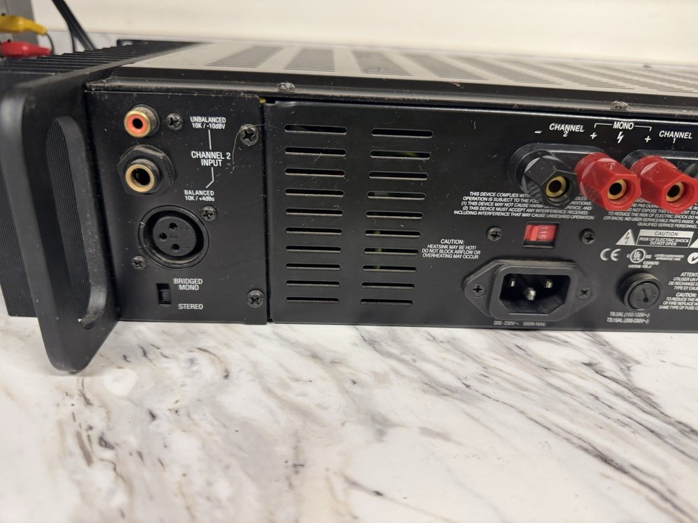 Alesis RS300 Reference Amplifier Rackmount Professional Power **FAST SHIPPING**