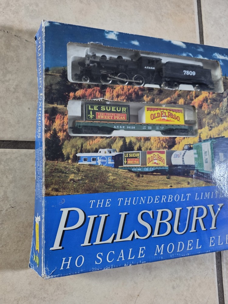 IHC HO - Pillsbury Express Train Set