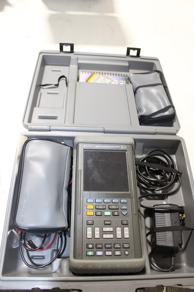 Fluke 105B Scopemeter Series II Handheld Oscilliscope Scopemeter