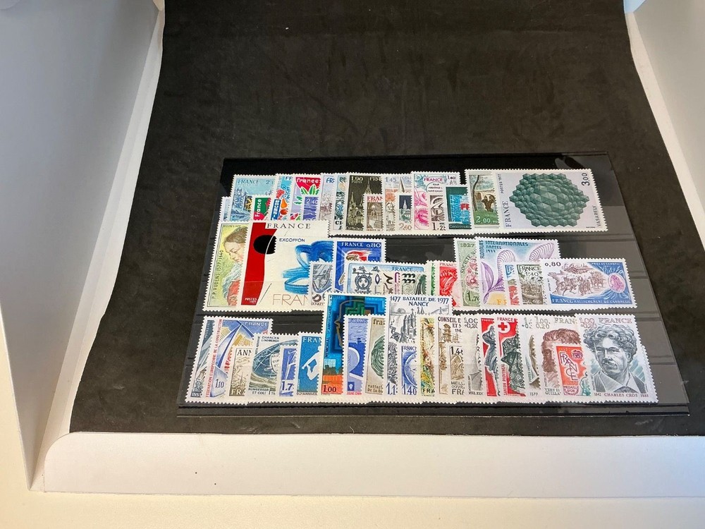 France Vintage 1977 MNH Complete (35634)