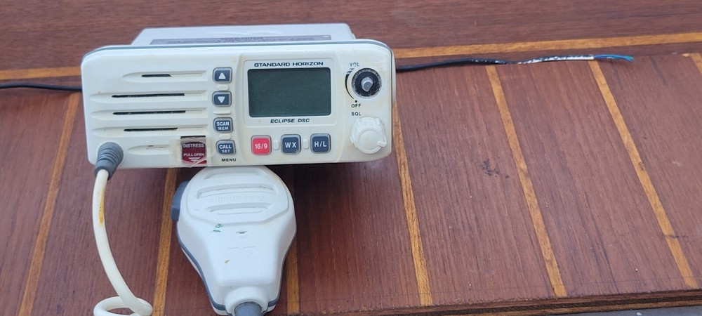 Standard Horizon ECLIPSE DSC Marine VHF GX1000s
