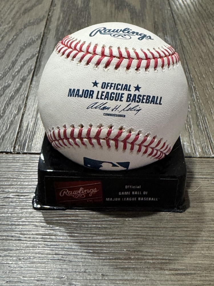 Martin Prado hand signed autographed ML Baseball Braves