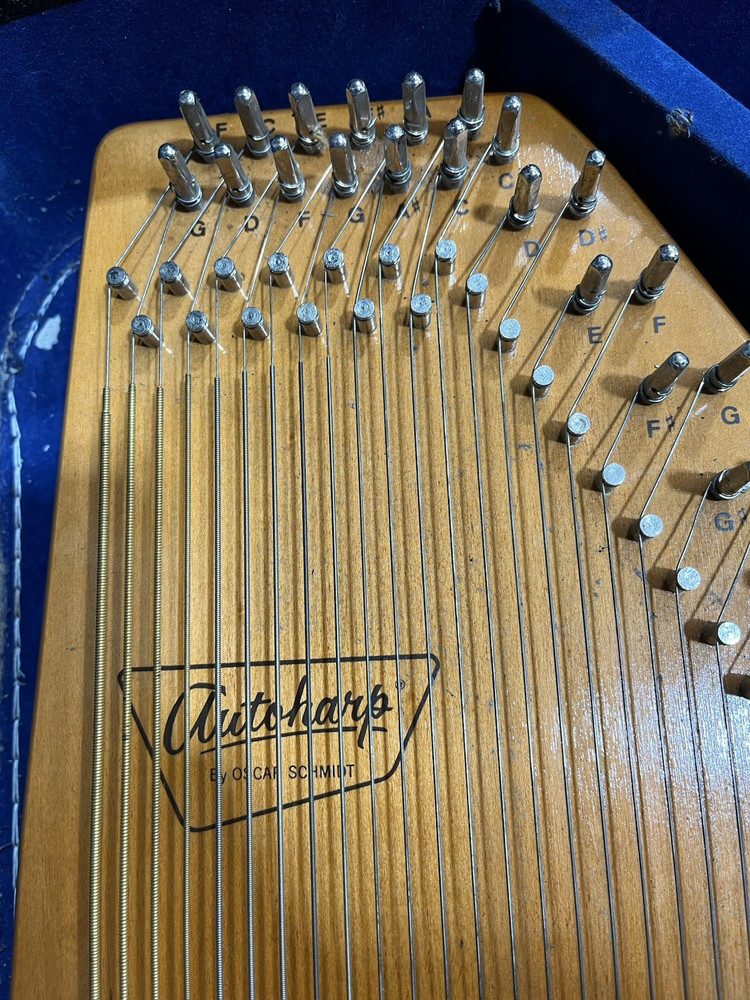 Oscar Schmidt Autoharp 36 Strings with Case