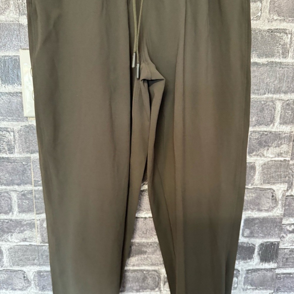 Lululemon Keep Moving Jogger pants olive green drawstring pockets SIZE 2