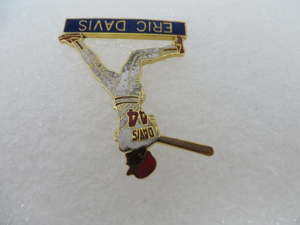 RARE Vtg ERIC DAVIS Pin Pinback Hat Lapel Figure BASEBALL Cincinnati Reds MLB