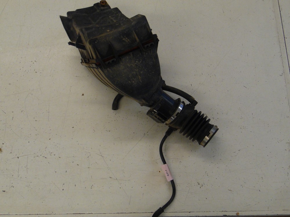 USED AIR CLEANER/FILTER BOX ASSEMBLY