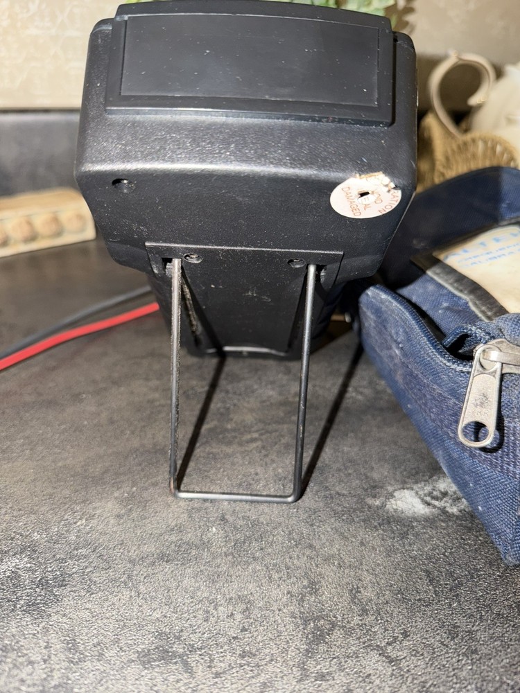 ALTEK MODEL 942 FREQUENCY CALIBRATOR