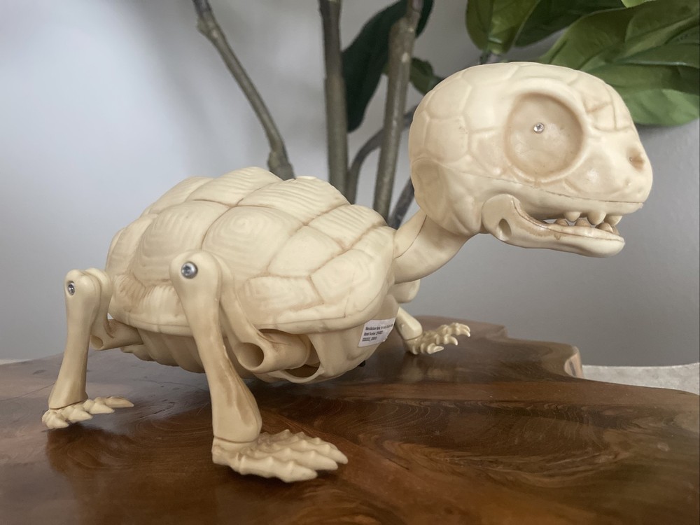 Pac Halloween Animated Turtle Skeleton Eyes light up & Crawling