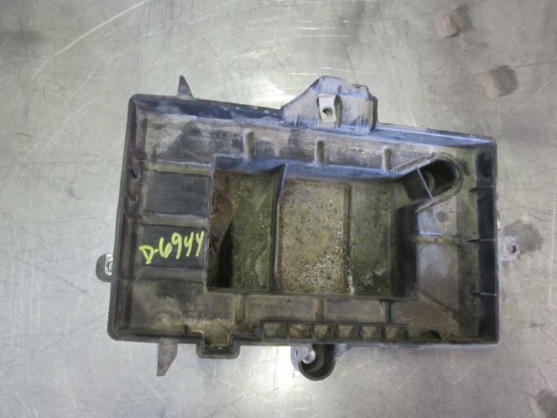 2014 CARAVAN BATTERY TRAY 356741