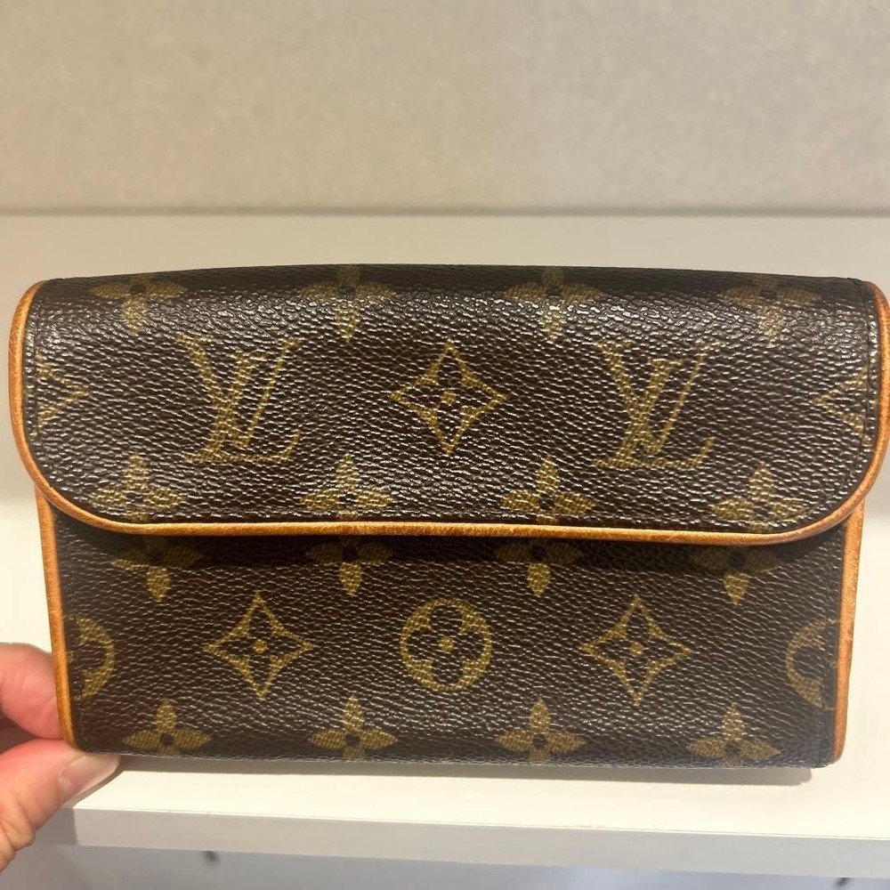Louis Vuitton Monogram Pouch Adjustable Leather Strap Used
