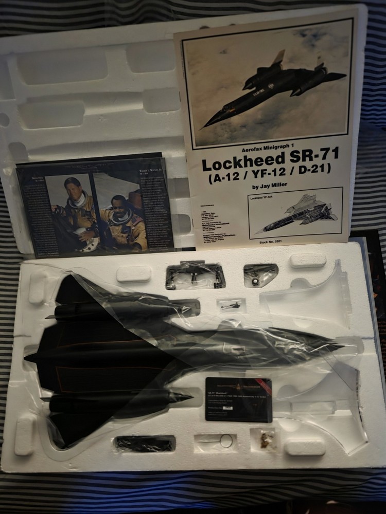 SR-71 Anniversary Pilots Signature Edition Bundle