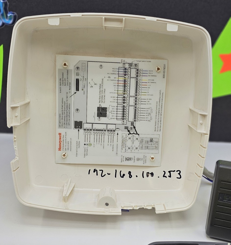 Honeywell NetAXS-123 Access Control With Prox Reader READ DESCRIPTION!