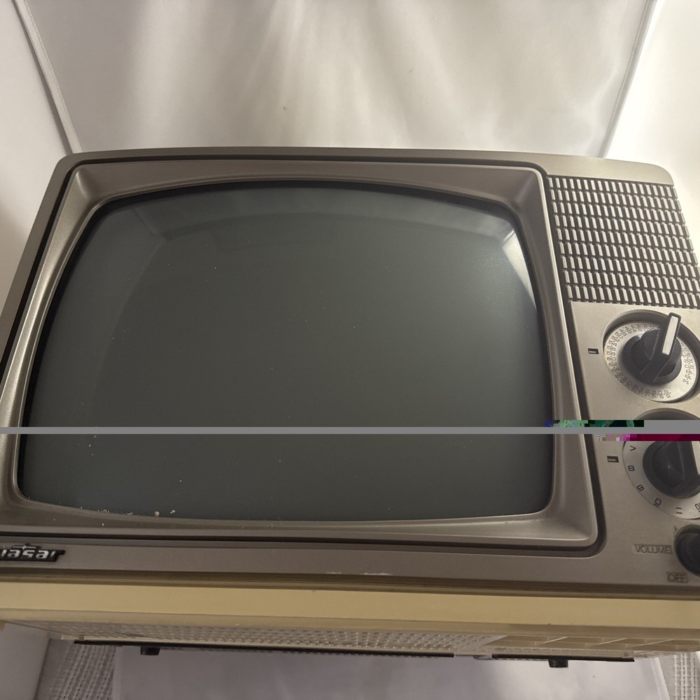 Vintage Quasar Solid State wp3422qw TV August 1978 *See Description Gamers