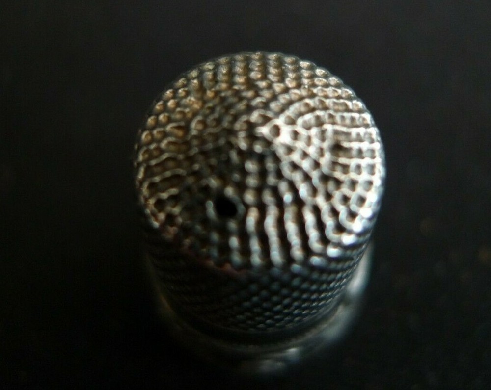 VINTAGE STERLING SILVER SEWING THIMBLE SCROLL DESIGN EDGING SIZE 10