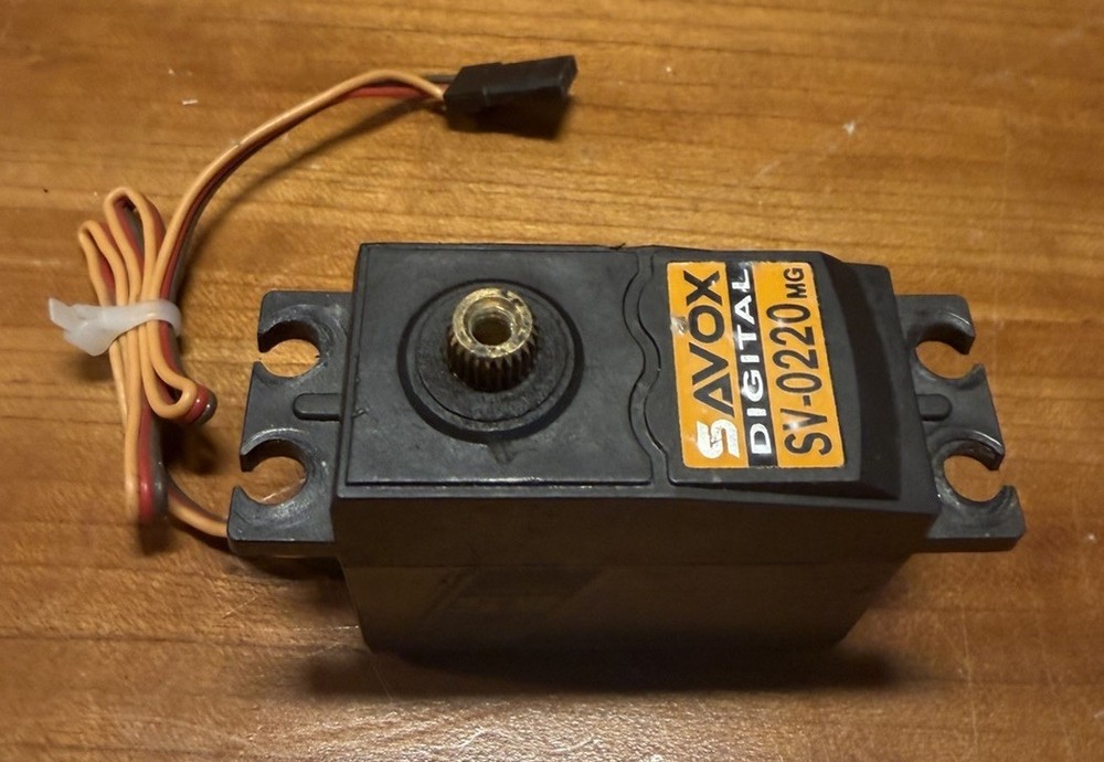 Savox SV-0220MG high voltage digital servo