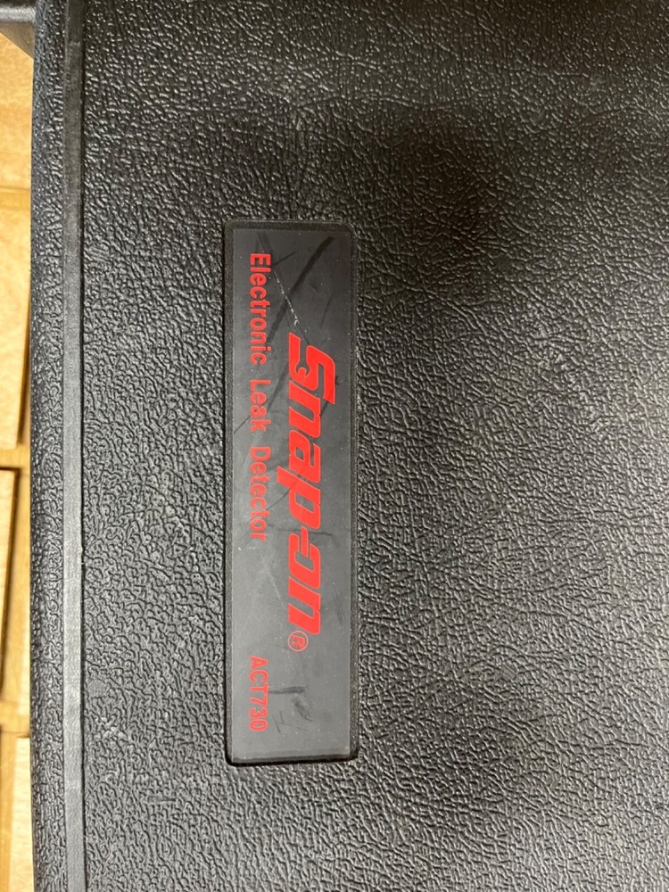 Snap-on ACT730 leak detector
