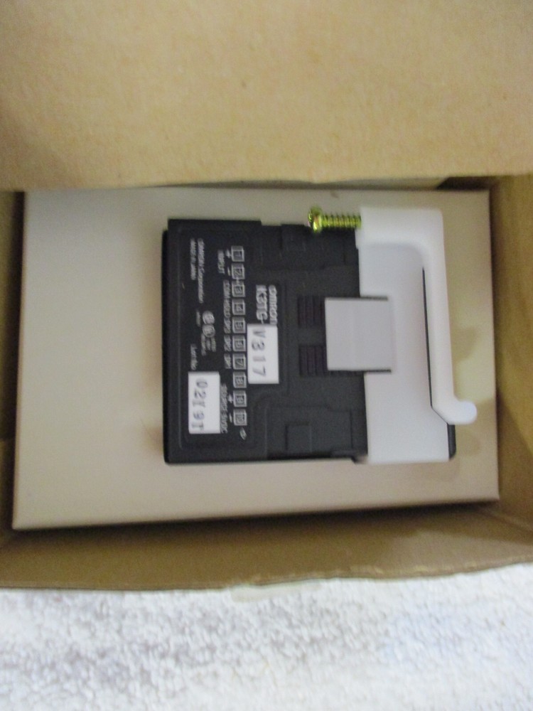 NIB Omron Digital Panel Voltage Meter K3TG-V317