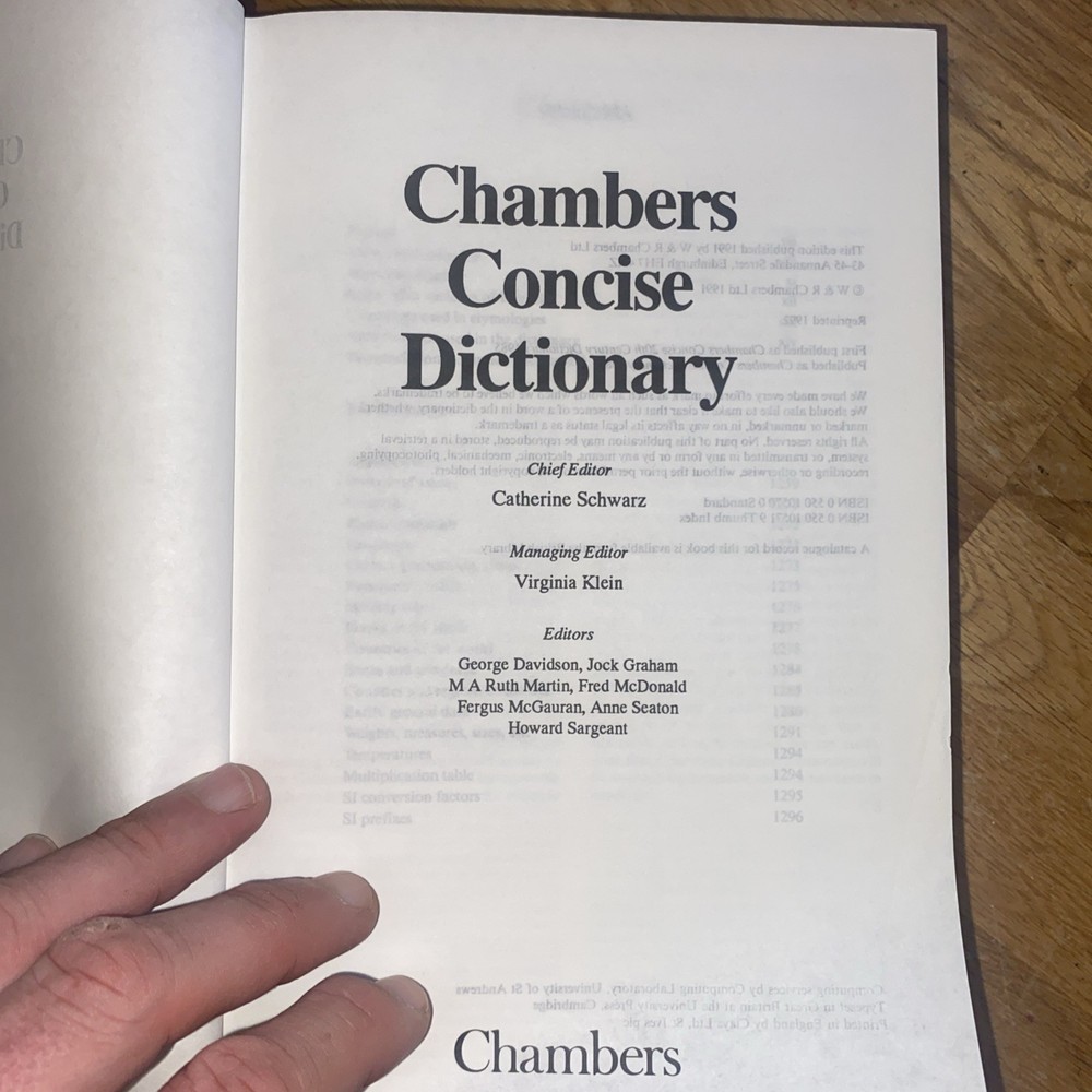 Chambers Hardback 1991 Concise Dictionary And Thesaurus