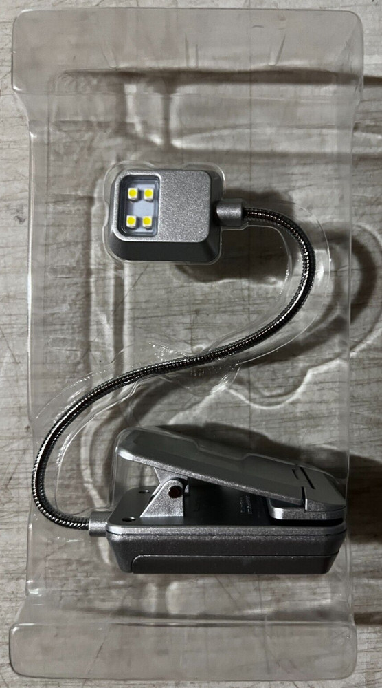 Quad Light 4 LED Reading Light - Silver - NEW no retail box