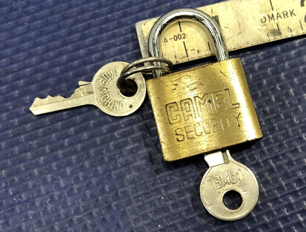 CAMEL Security Brass Padlock & 2 Keys pad lock vintage cigarettes