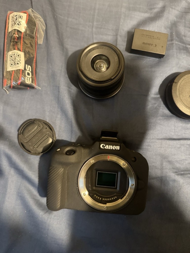 Canon EOS R50 Bundle