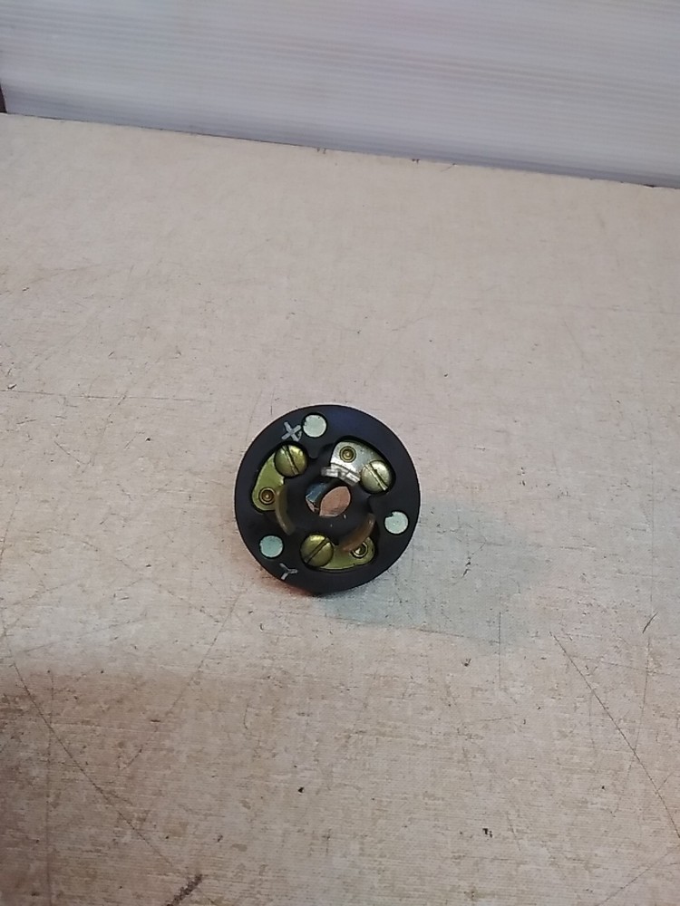 Arrow-Hart 9965 Hart-Lock Three Wire Rubber Cap 20A-125/250V