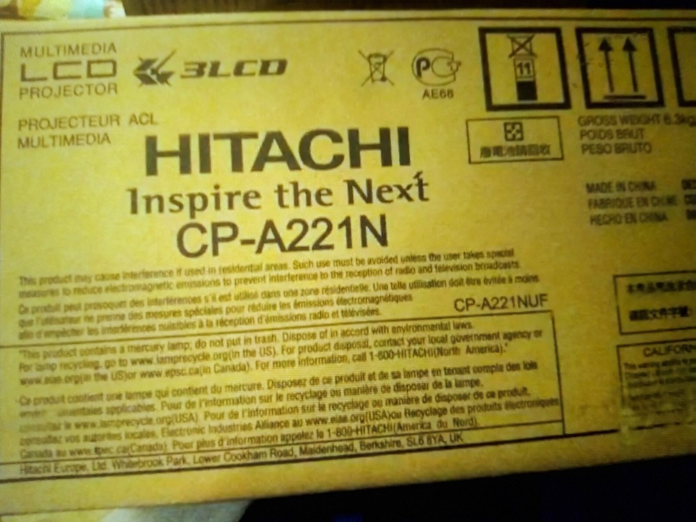 Hitachi CP-A221N 3LCD Projector