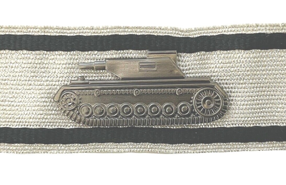 TANK DESTRUCTION BADGE WITH SILVER RIBBON