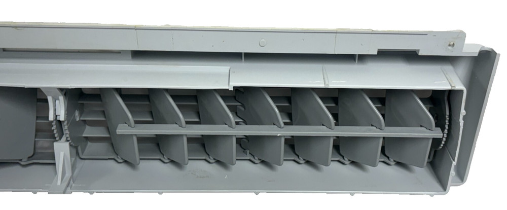 FRIEDRICH FRONT VENT PANEL, PLASTIC WITH ADJUSTABLE LOUVERS