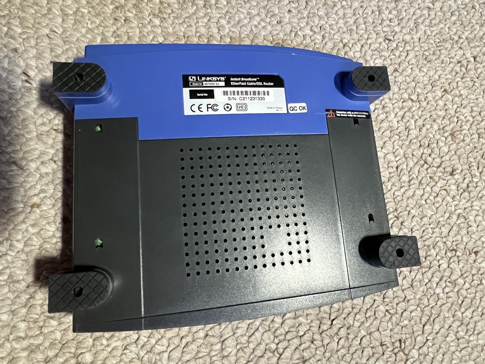 Linksys Etherfast Cable/DSL Router (BEFSR41 V.2) w/ power adapter