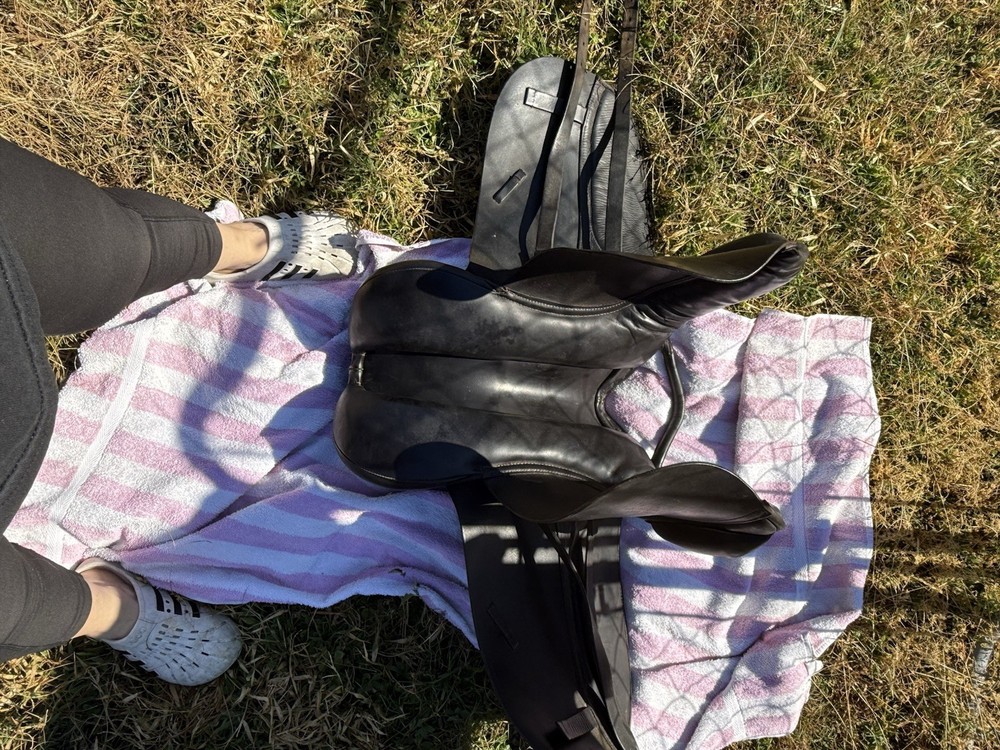 County Dressage Saddle - model Connection, wide tree