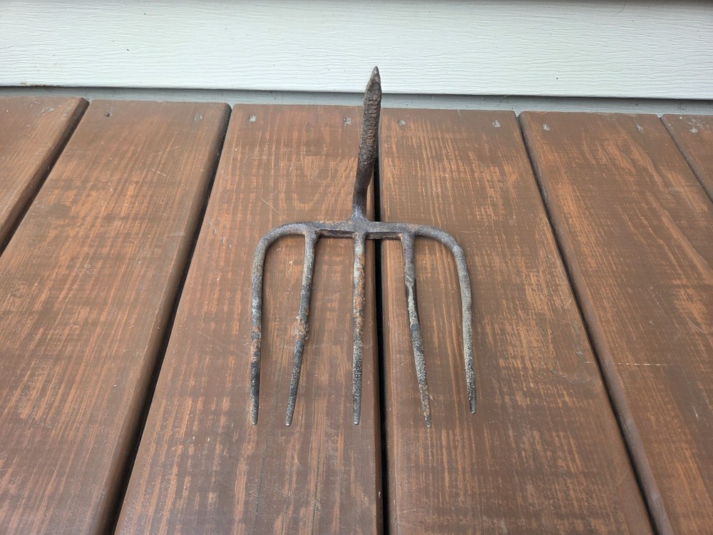 Vintage Primitive Bent Fork Rake Head 5 Tines Rusty Rustic no handle