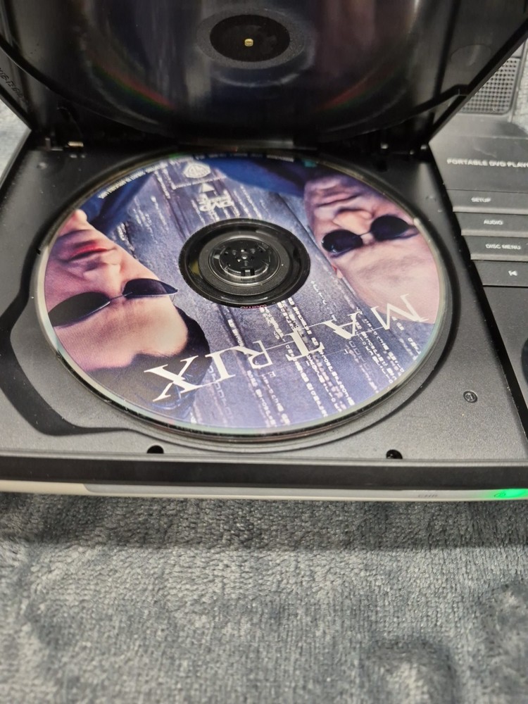 Philips PET741W/17 Portable DVD Player White NOT WORKING