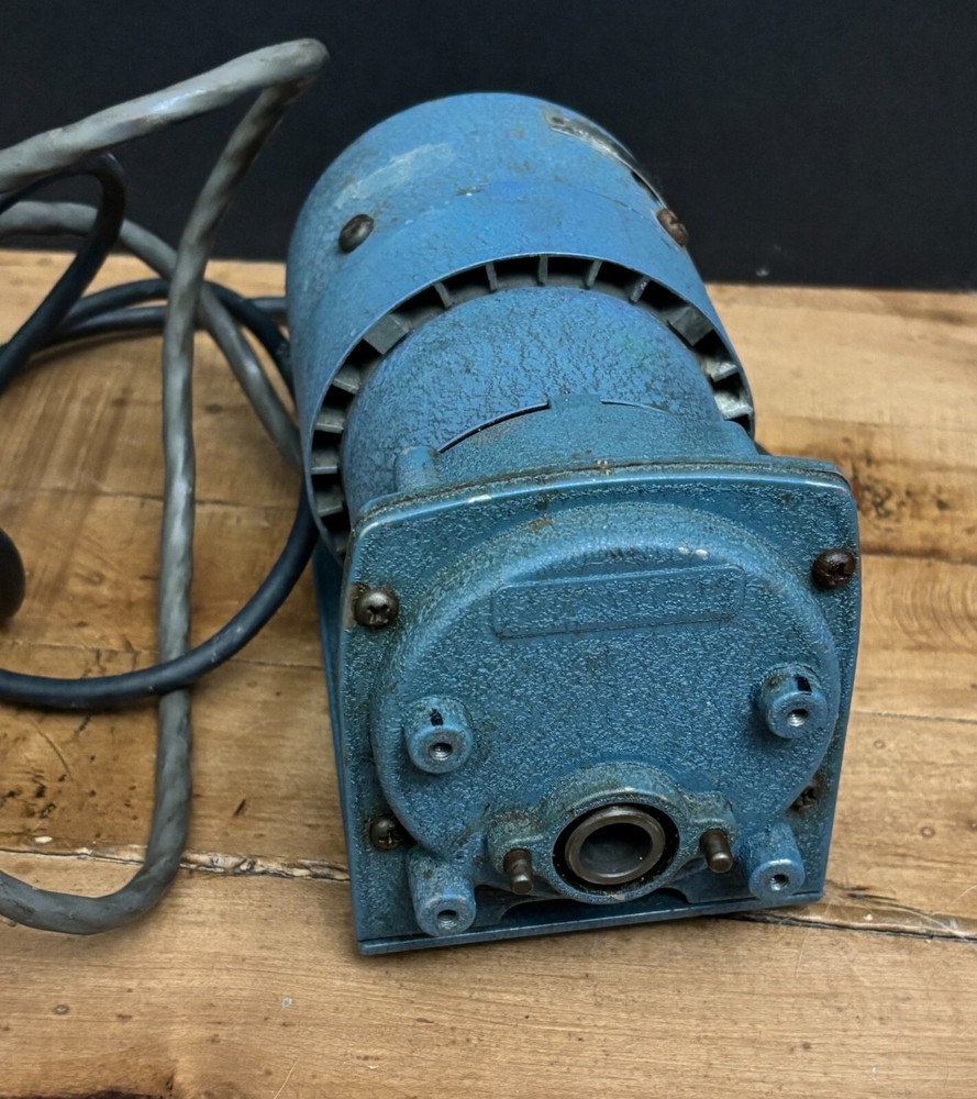 Cole Parmer Masterflex Pump motor w/ Masterflex Solid State Speed Controller