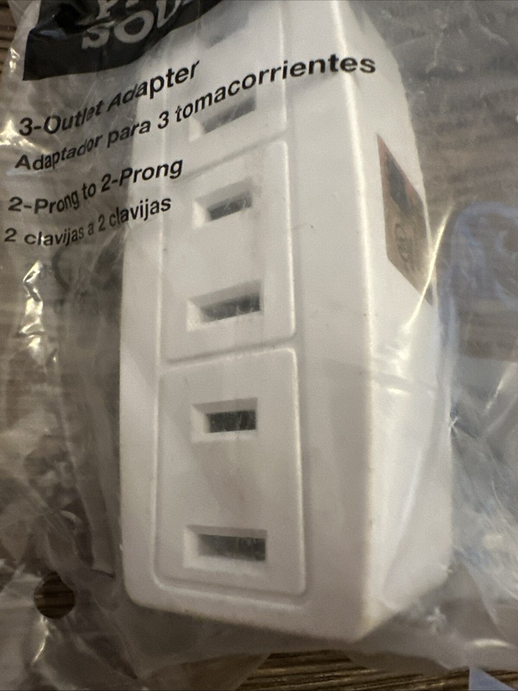 Project Source 15-Amp 2-wire Single To Triple Standard Adapter Off White {A}