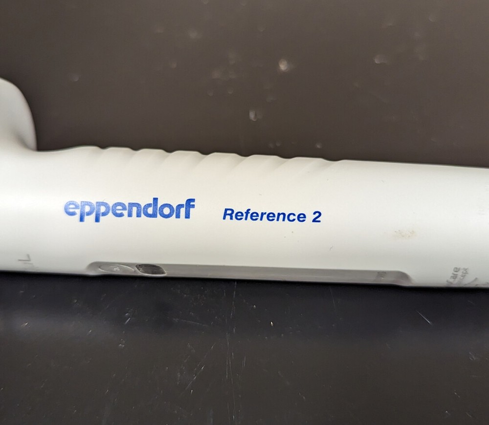 Eppendorf Reference 2 Pipette Fixed 200uL Blue 4925000120