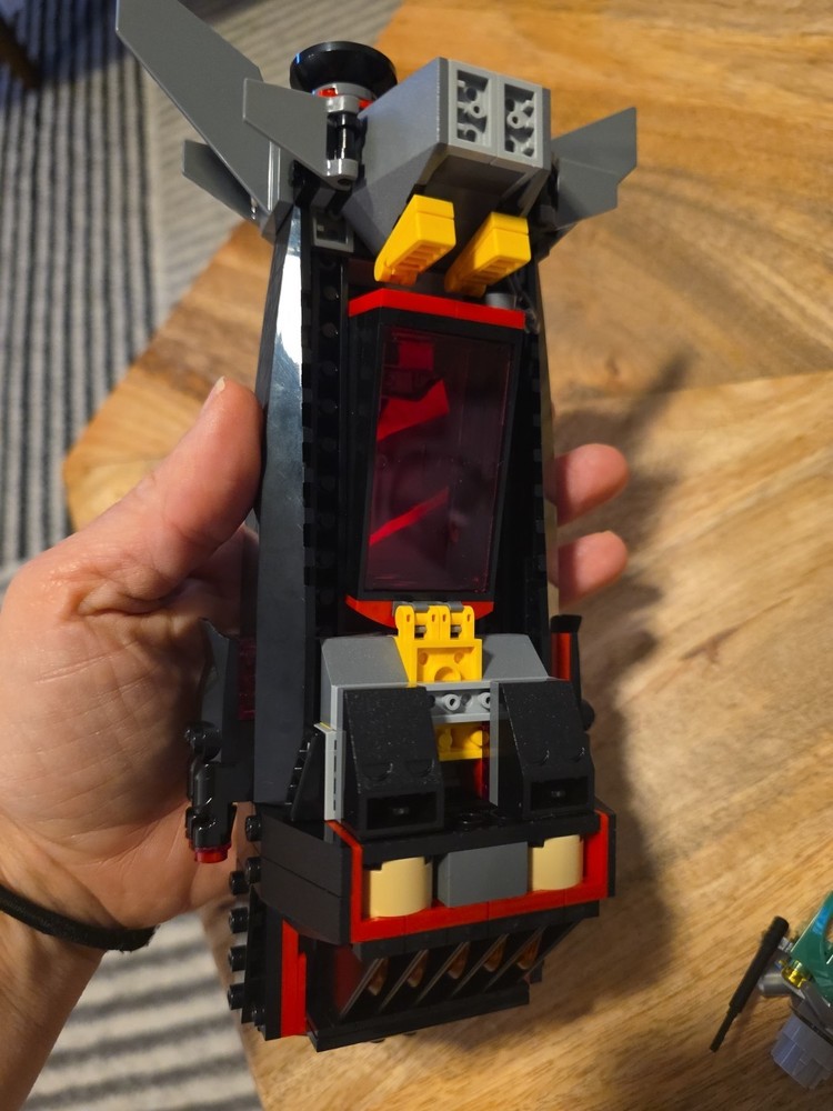 LEGO Iron Skull Sub Attack 76048 - 98% Complete